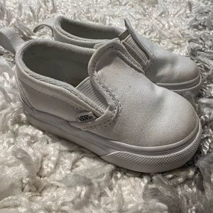 Kids Vans slip on shoes. White, size 4.